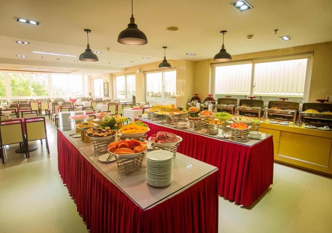 Dendro Beachfront Hotel Nha Trang Exteriör bild