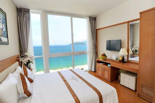 Dendro Beachfront Hotel Nha Trang Exteriör bild